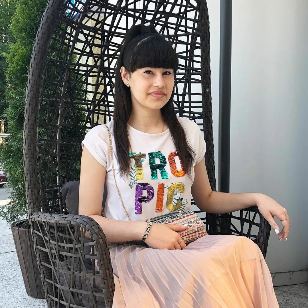 диана анкудинова челка. сколько лет диане анкудиновой сейчас. диана анкудинова 2021.