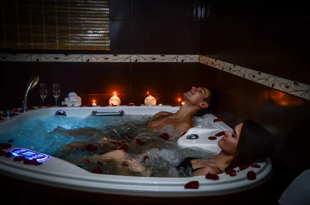 Спа для подруг спб. Пижамная вечеринка для подруг. Подруги в спа. Фотосессия девушки в спа. Банный девичник.