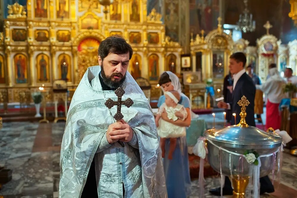 Крещение воскресенье. Храм воскресения словущего крещение. храм воскресения словущего в даниловской слободе крещение. федоровский собор в ярославле крещение. храм воскресения словущего в даниловской слободе купель для крещения.