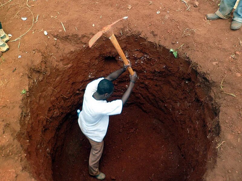 Digging перевод. Колодец гигантов. the well. колодец в пустыне колы. digging pipes.