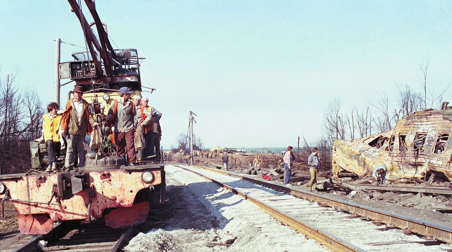 1989 железная дорога. Катастрофа Аша Улу-Теляк 1989. Железнодорожная катастрофа Аша Улу Теляк 1989.