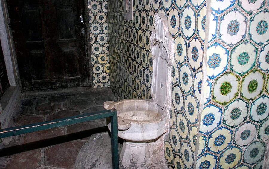 Как ходили в туалет в османской империи. Хамам во дворце султана сулеймана. Хаммам хюррем султан в топкапы. Уборные комнаты дворца топкапы. Туалет во дворце султана сулеймана.