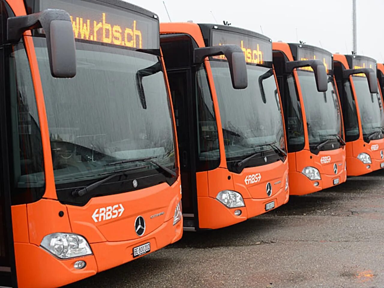 Tata bus. Автобус апельсин. Автобус апельсин. Оранжевый автобус тур. Автобус апельсин.
