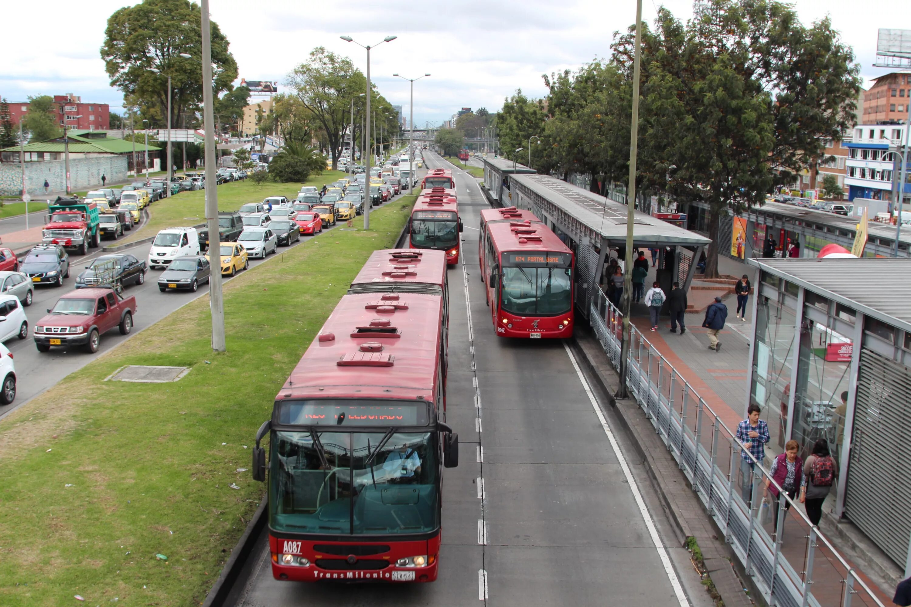 Общественный транспорт страны. Богота метробус. BRT Богота. BRT система. Метробус Колумбия.