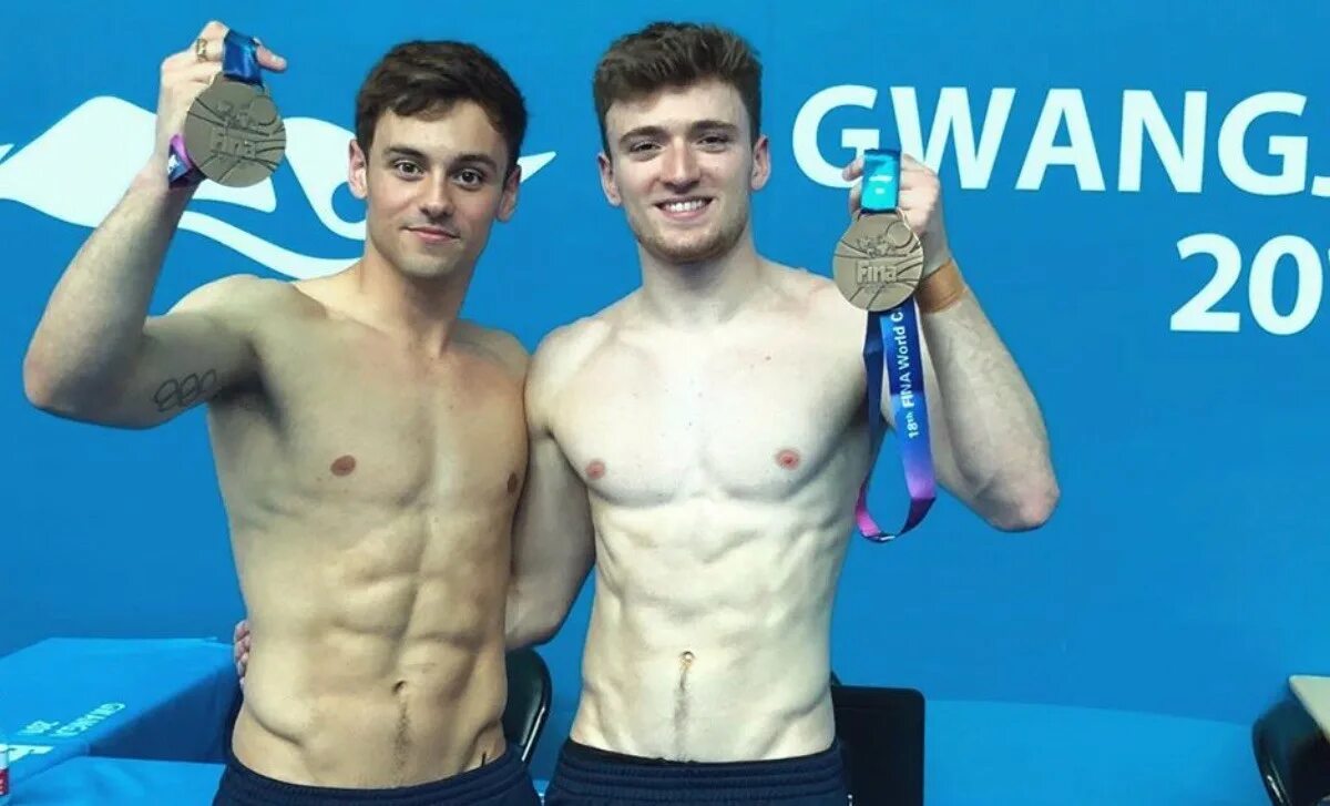 Том спортсмен. Matthew Lee Diver. Мэттью ли пловец. Matty Diver Tom Daily. Мэттью ли и Дейли.