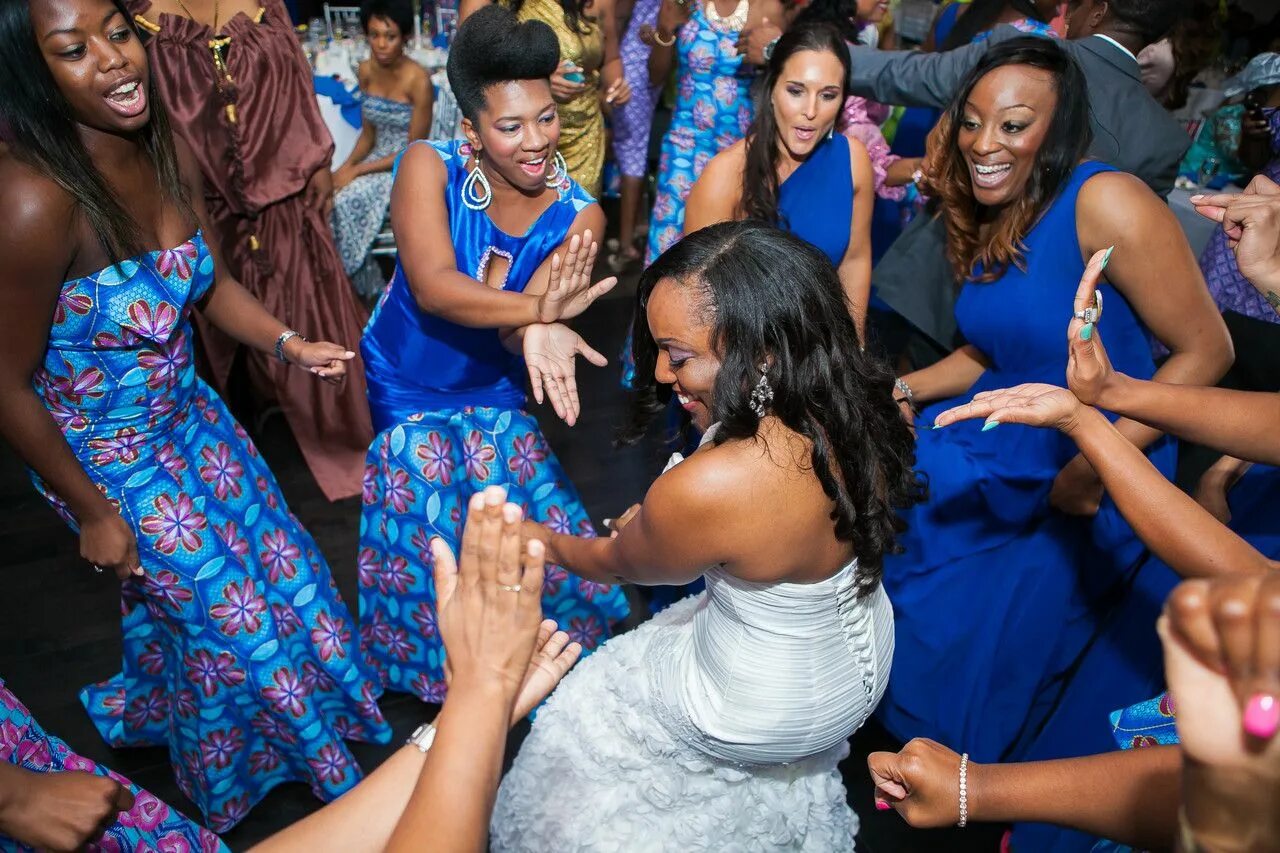 Payton preslee wedding party. Showing out. Show out. Showing out. Фото lakers 4k.