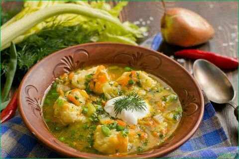Куриный бульон с галушками