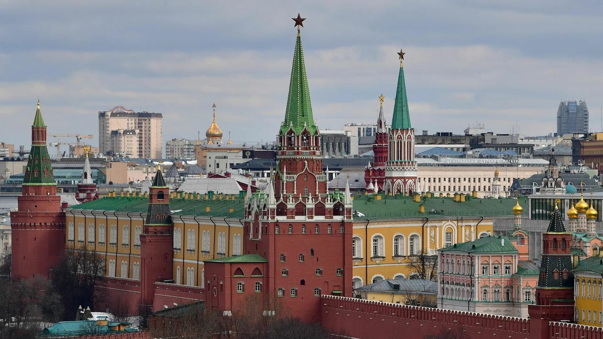 Московский кремль имеет двадцать. Башни Московского Кремля. Троицкая башня башни Московского Кремля. Стены Московского Кремля (20 башен), 1516. Московский Кремль 2022.