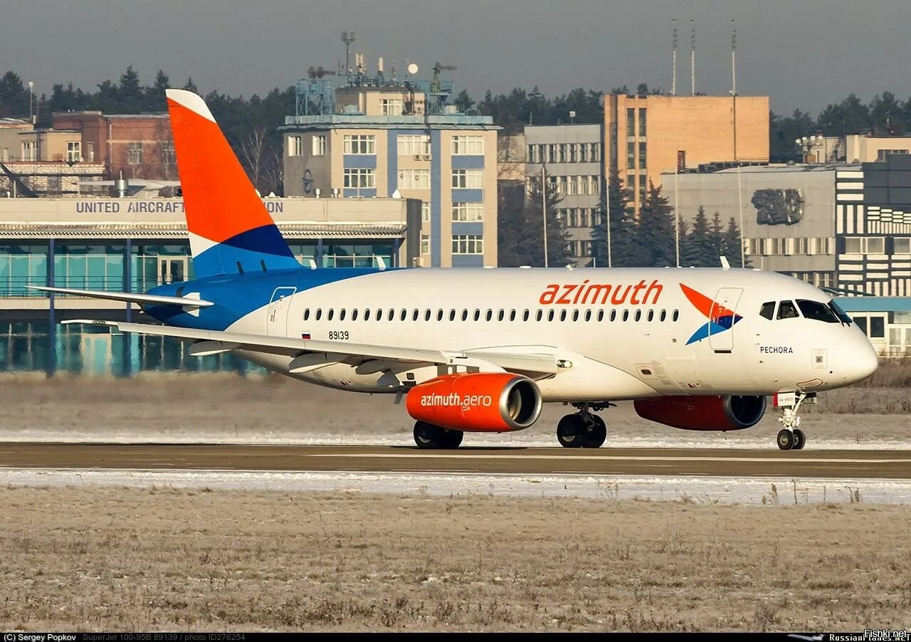 Пассажирский самолет Суперджет 100. Суперджет 100 Азимут. Самолет Sukhoi Superjet 100 Азимут. Сухой Суперджет 100 авиакомпания Азимут. Авиарейсы su