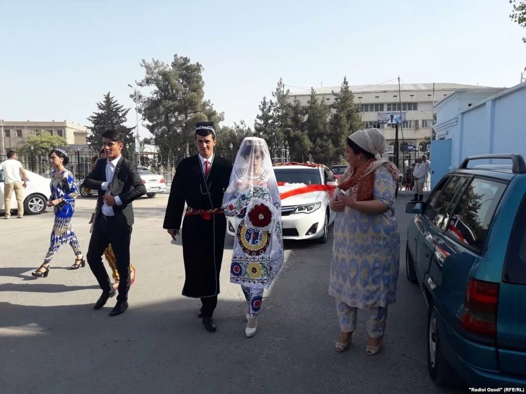 Погода в курган тюбе таджикистан на 10. Таджикистан Курган Тюбе 2022. ЗАГС Таджикистан г Бохтар. Таджикистан президентская свадьба.