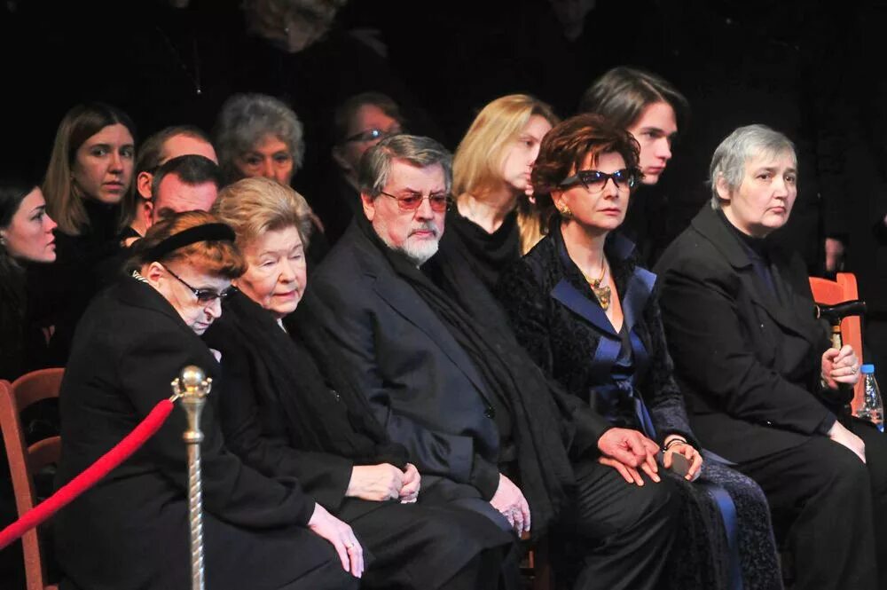 Очередь прощание с ширвиндтом. Могила михаила державина на новодевичьем кладбище. Прощание с ширвиндтом пройдет. Похороны веры васильевой. Прощание с ширвиндтом пройдет.