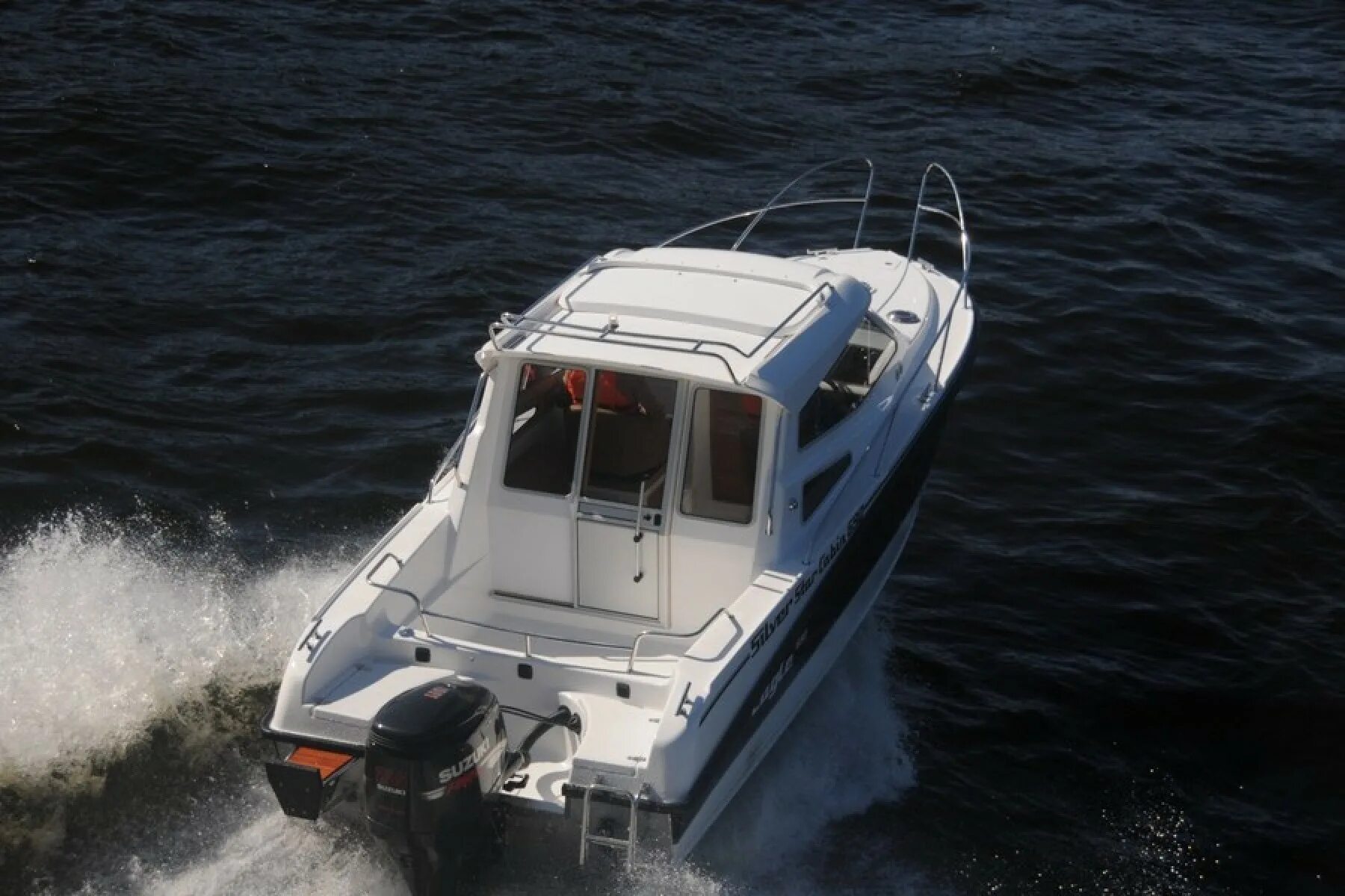 Cabin катера. Volzhanka voyager 700 cabin. Лодка реалкрафт 600 кабин. Катер реалкрафт 600. Voyager 700 cabin.