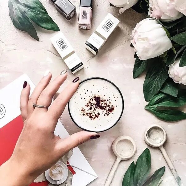 Готовые посты для маникюра. Подписи к постам маникюра. Подписи к фото ногтей в инстаграмме. Готовые посты для маникюра. Красивый маникюр с надписями.