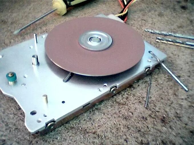 Мотор от жесткого диска. Мотор hdd arduino. моторчик hdd. двигатель из hdd. моторчики от жестких дисков.