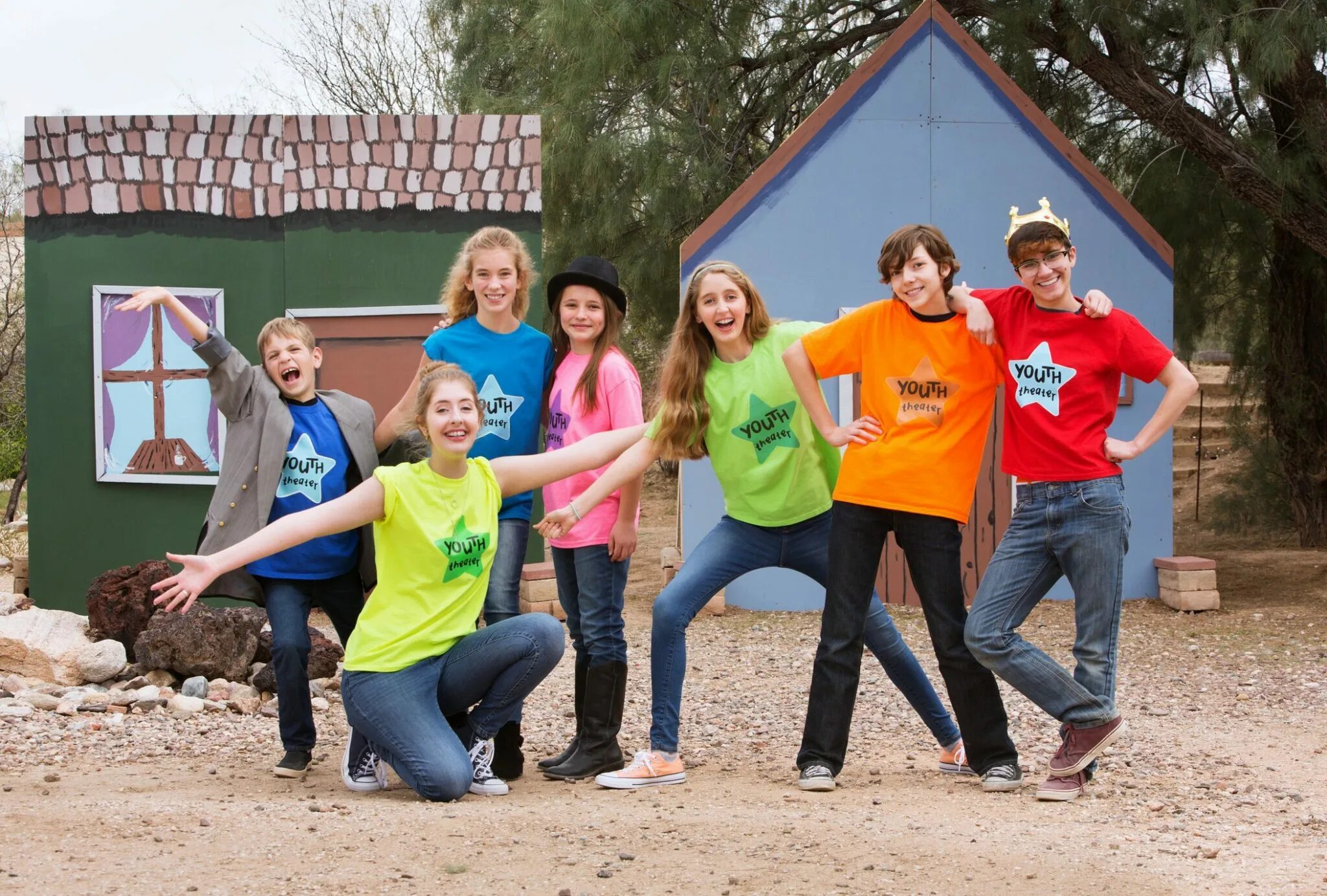 Acting school. Подростки в театре фото. Инглиш кэмп уфа лагерь. Театральная студия. Acting class.