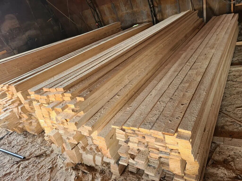 тверские пиломатериалы. пиломатериалы тверская обл. склад 32 тверь сахаровское шоссе пиломатериалы. лиственница 25х100 доска обрезная. пиломатериал из твери.