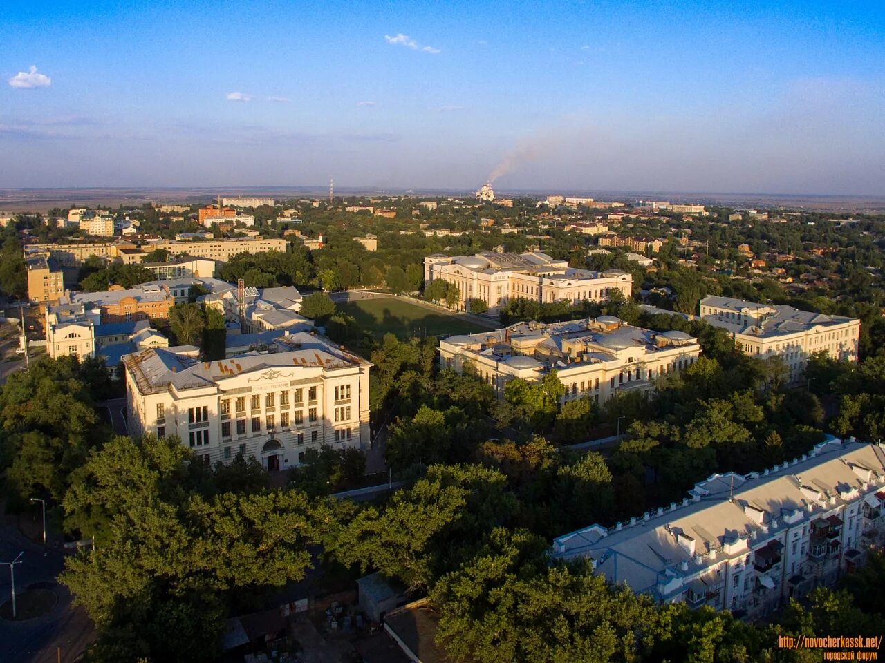 Новочеркасск. Новочеркасск центр города. Город Новочеркасск Ростовской области. Новочеркасск НПИ панорама.