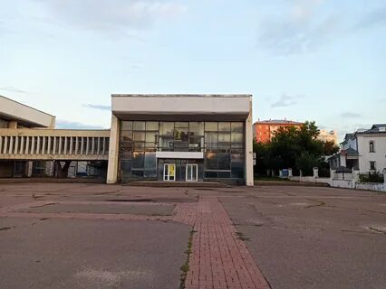 Центр на дубровке сейчас работает ли театральный