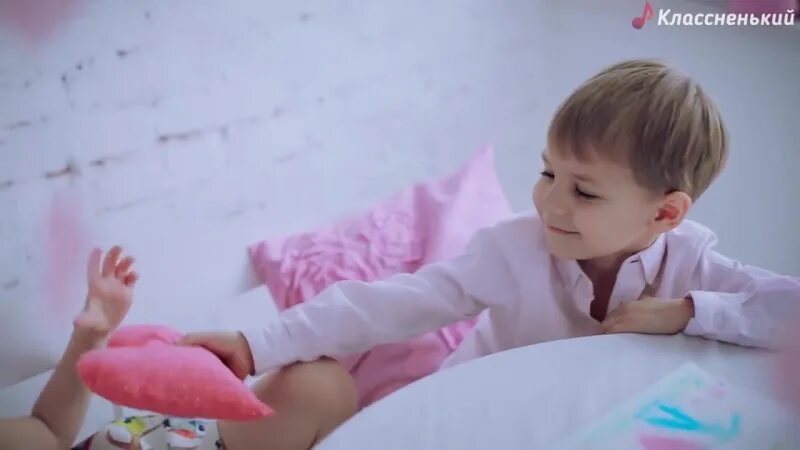 Мисс кэти стамбул. Катя и макс мисс кейти. Мал новые видео. Канал мистер тиша. Катя miss katy.