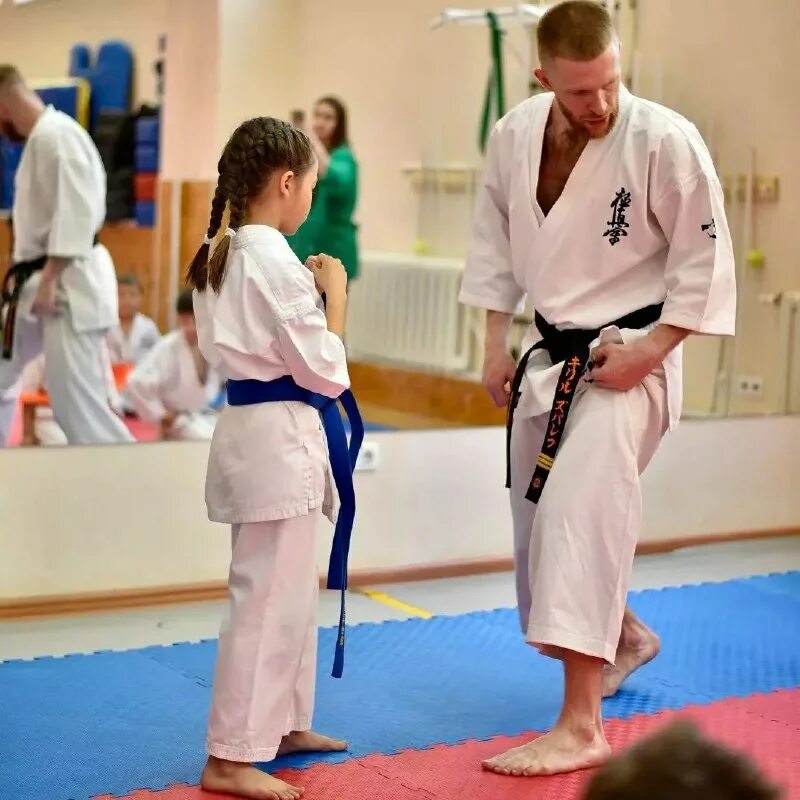 Зубарев кирилл сенсей. Кирилл зубарев карате. Заняться каратэ в 35. Зубарев карате. Артем зубарев карате.