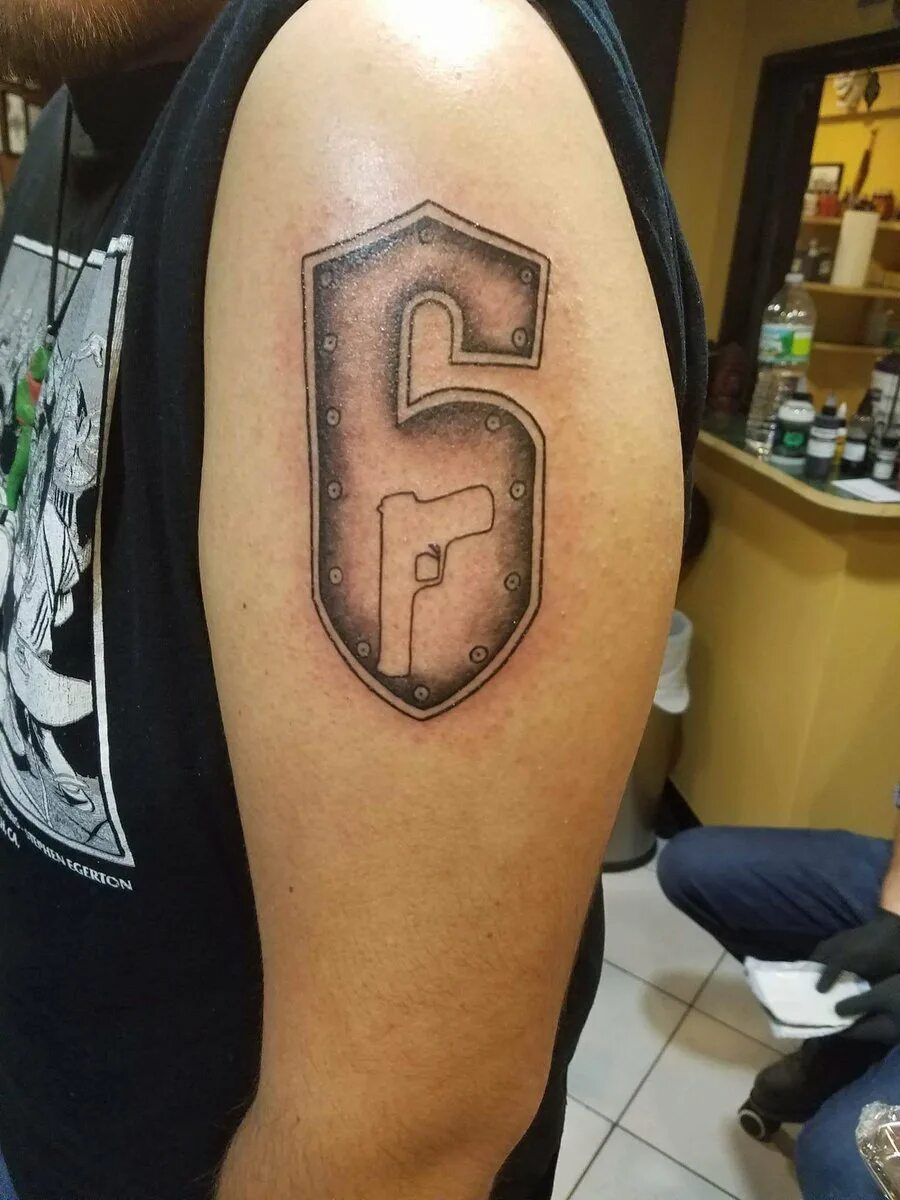 Тату ласточки на щиколотке для девушек. Тату для 6 класса. Тату 6 шестерки. Шестерки тату. Тату 6.