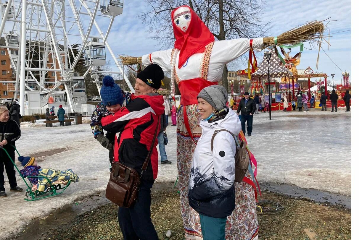 Праздник в городе. Масленица в парке. Конкурсы на Масленицу. Масленица в великих Луках.