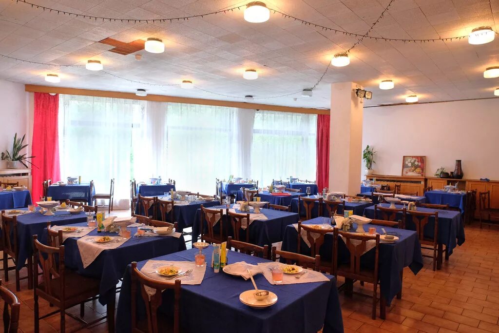 Ольшаники пансионат фото. Дом отдыха театральное санкт петербург. Санаторий театральный. Пансионат театральный спб. Пансионат театральный поселок молодежное.