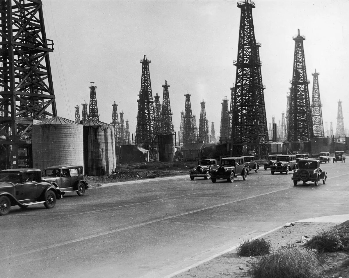 Америка 1920 1930 годов. Нефтяные вышки лос анджелес. лос анджелес в 1930-е годы. сша 1930-е. калифорния 1930.
