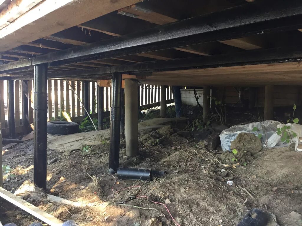 веранда на винтовых сваях. веранда на сваях к дому. веранда на винтовых сваях. терраса на винтовых сваях. веранда на сваях к дому.