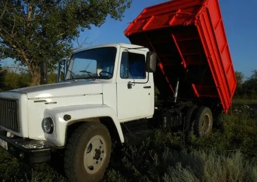 Газ-3309 самосвал кабина хаки. Газ-3307 грузовой. Самосвал газ 5 тонн. Газ 3307 самосвал новый. Газон 3309 самосвал.