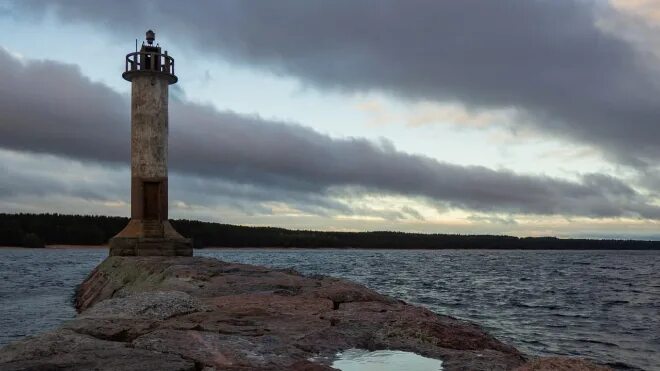 Фотографы делятся кадрами красот ночной природы на Ладожском озере в бухте у мая