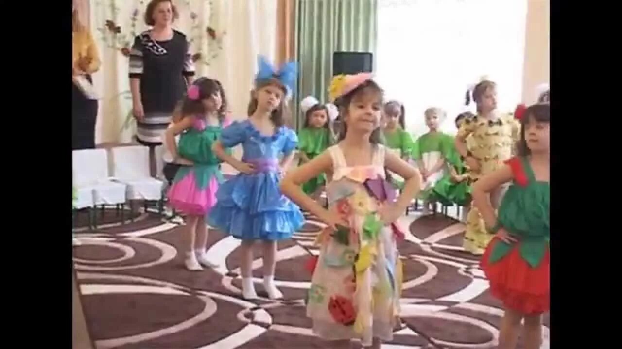 Танец губки бантиком в детском саду видео. Танец модницы в детском саду. конкурс модницы в детском саду. танец маленькие модницы в детском саду. танец модница в детском саду подготовительная.
