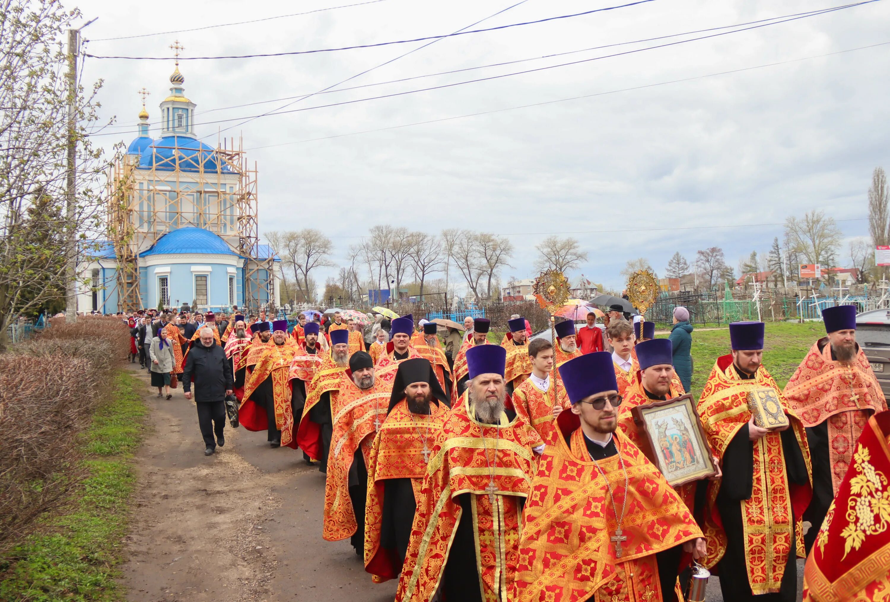 Крестный ход в белгороде апрель 2024. Пасхальный крестный ход Тамбов. Крестный ход на Пасху в Мичуринске 2023. Лесосибирск Пасха крестный ход. Крестный ход оранки 2022.