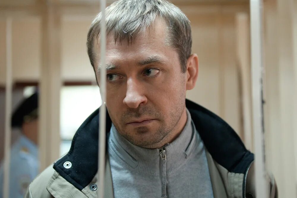 Дмитрий захарченко фото Экс-полковник МВД Захарченко: Я был вынужден "скитаться" по Москве Российская