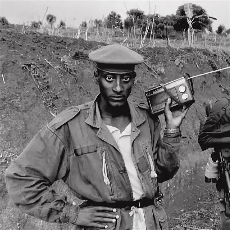 Радио тысячи холмов руанда. Хабимана кантано. Radio mille pattes фото. Радио тысячи холмов. Свободное радио и телевидение тысячи холмов руанда.