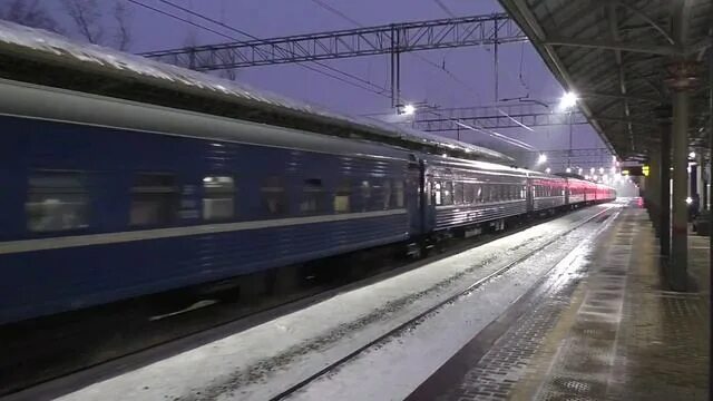 Поезд 233м отзывы. Поезд на вокзале. Скорый поезд. Славянский экспресс поезд. Поезд «Славянский экспресс» 003б Москва — Брест.