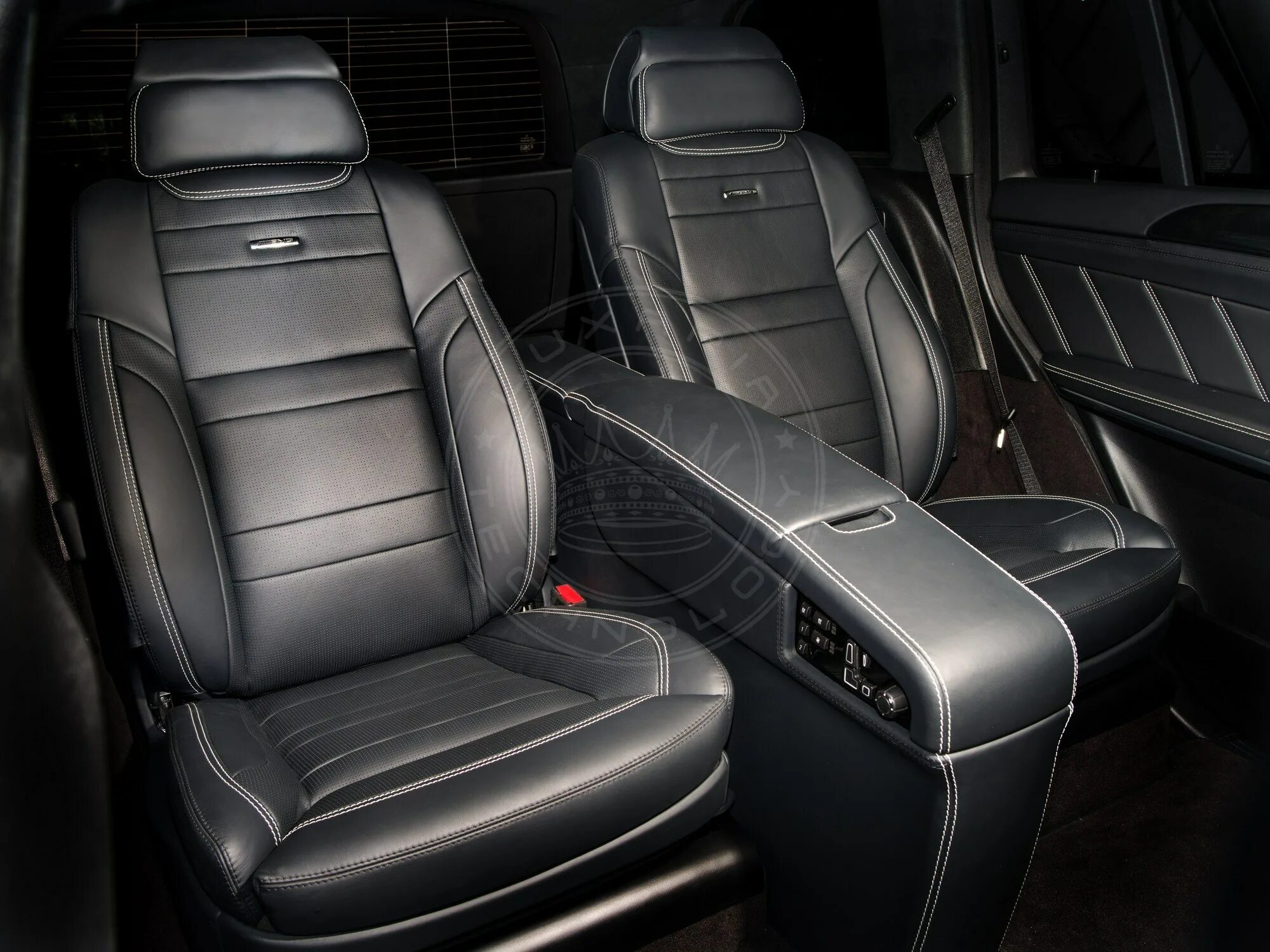 Мерседес gl 350d салон. Мерседес бенц gl 350 салон. Mercedes gl сиденья. Mercedes gl сиденья. Gl x164 350 cdi третий ряд сидений.