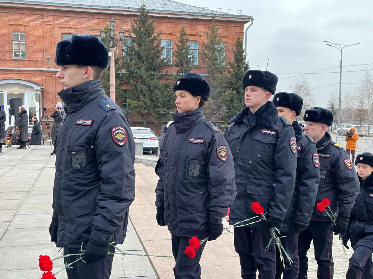 При исполнение сотрудник полиции. Сотрудник мвд. милиция россии. полиция мвд. курсанты мвд.