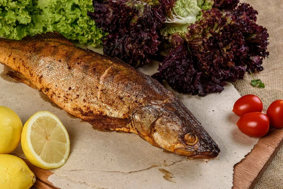 Стейк из семги. Форель радужная стейк. Какая рыба вкусная горячего. Какая рыба вкусная горячего. Стерлядь армения.