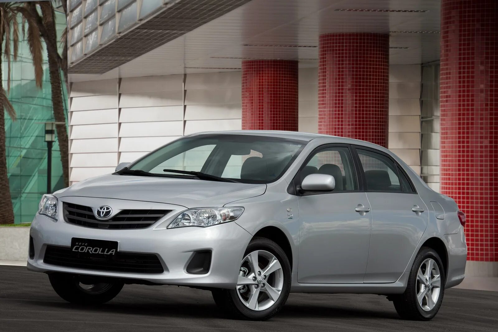 Продажа тойота королла в крае. Toyota Corolla 2011. Toyota Corolla 2012. Тойота Королла 2011 года. Toyota Corolla 2012-2013.