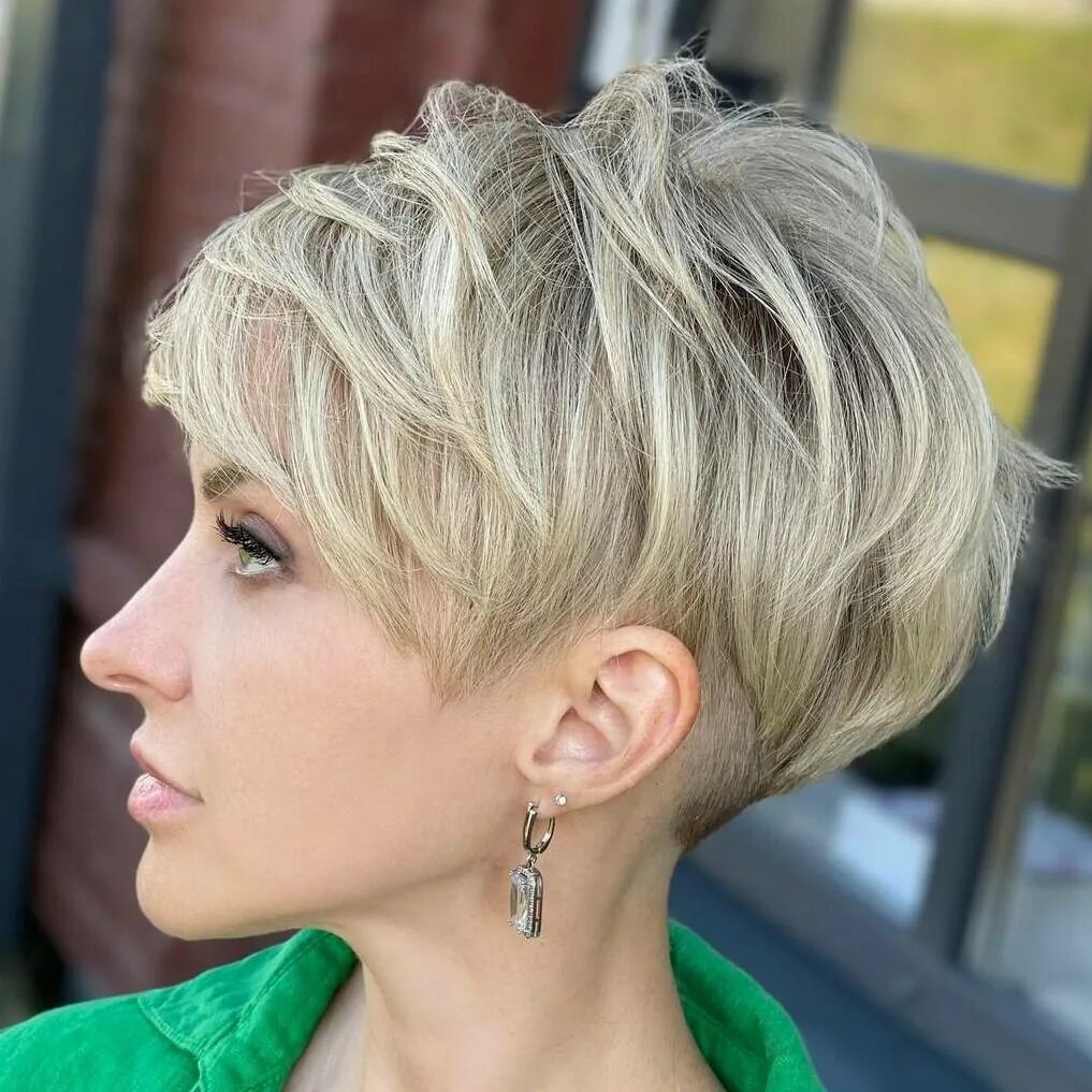 Rövid frizurák hosszú frufru-val Frizuraképek #bobpixie Pixie haircut, Short hai