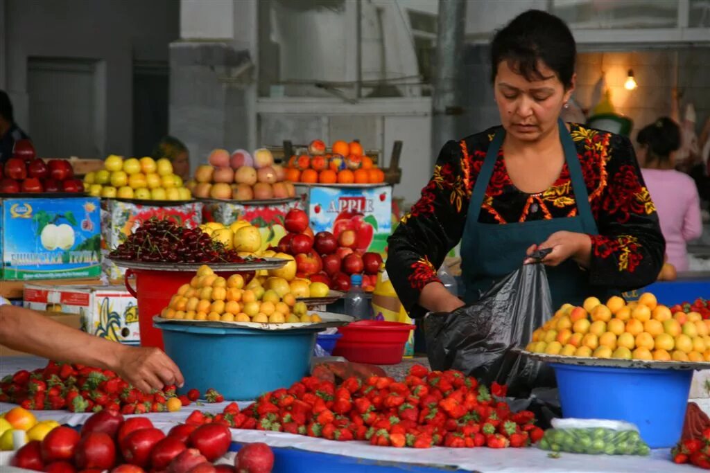 Кайса БОЗОРИ Исфара. Рынок Исфара Таджикистан. Исфара базар. Таджикистан Исфара 2020.