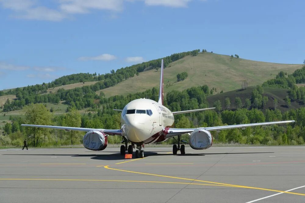 Перелет горно алтайск. Аэропорт Горно-Алтайск. Горно-Алтайск аэропорт самолеты. Аэропорт горный Алтай. Алтай с самолета.