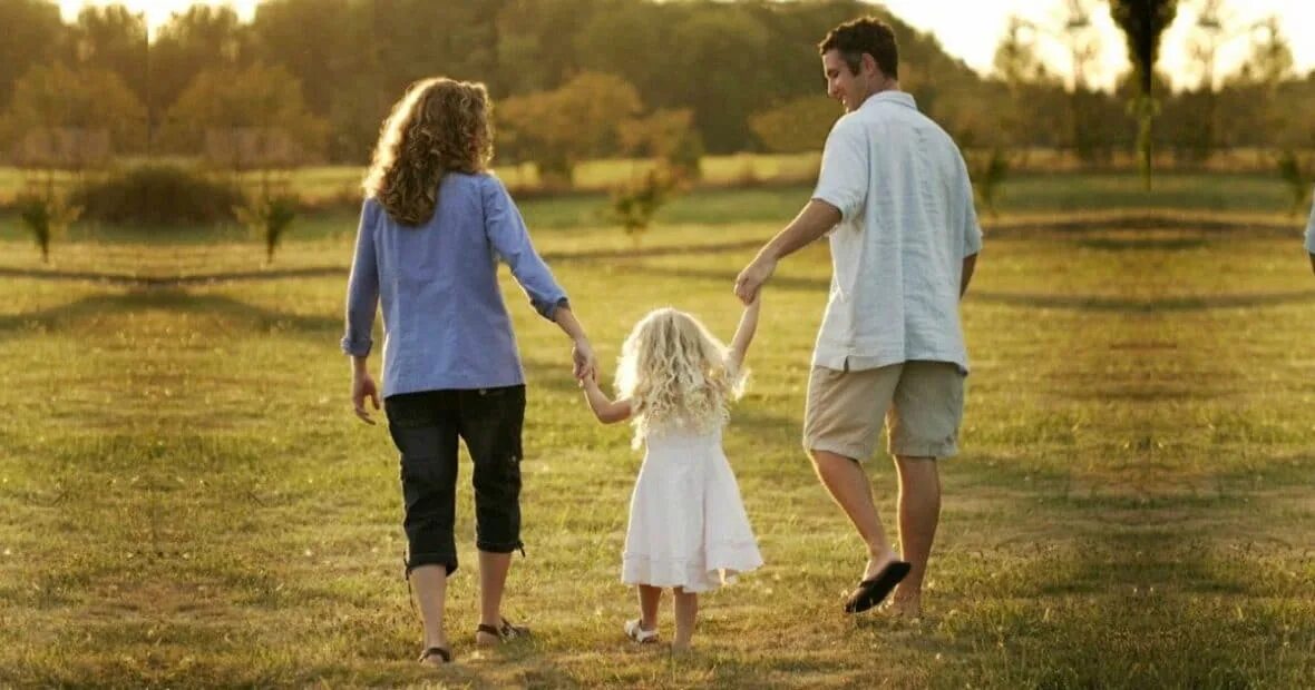 воспитание в семье. разумный родитель. семья. разумный родитель. общение ребенка и взрослого.