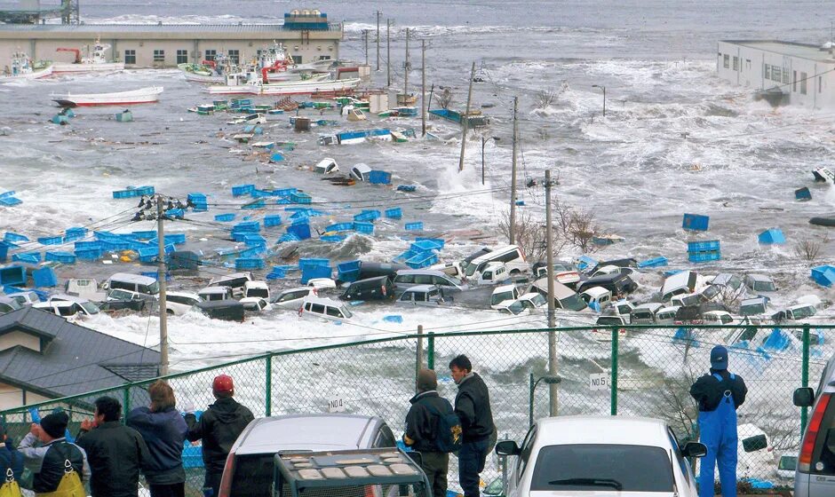 Японии 2011 видео. Цунами в японии 2011 невероятные кадры. Землетрясение в японии 2011 цунами. Японии 2011 видео. Япония цунами 2011 зона затопления.