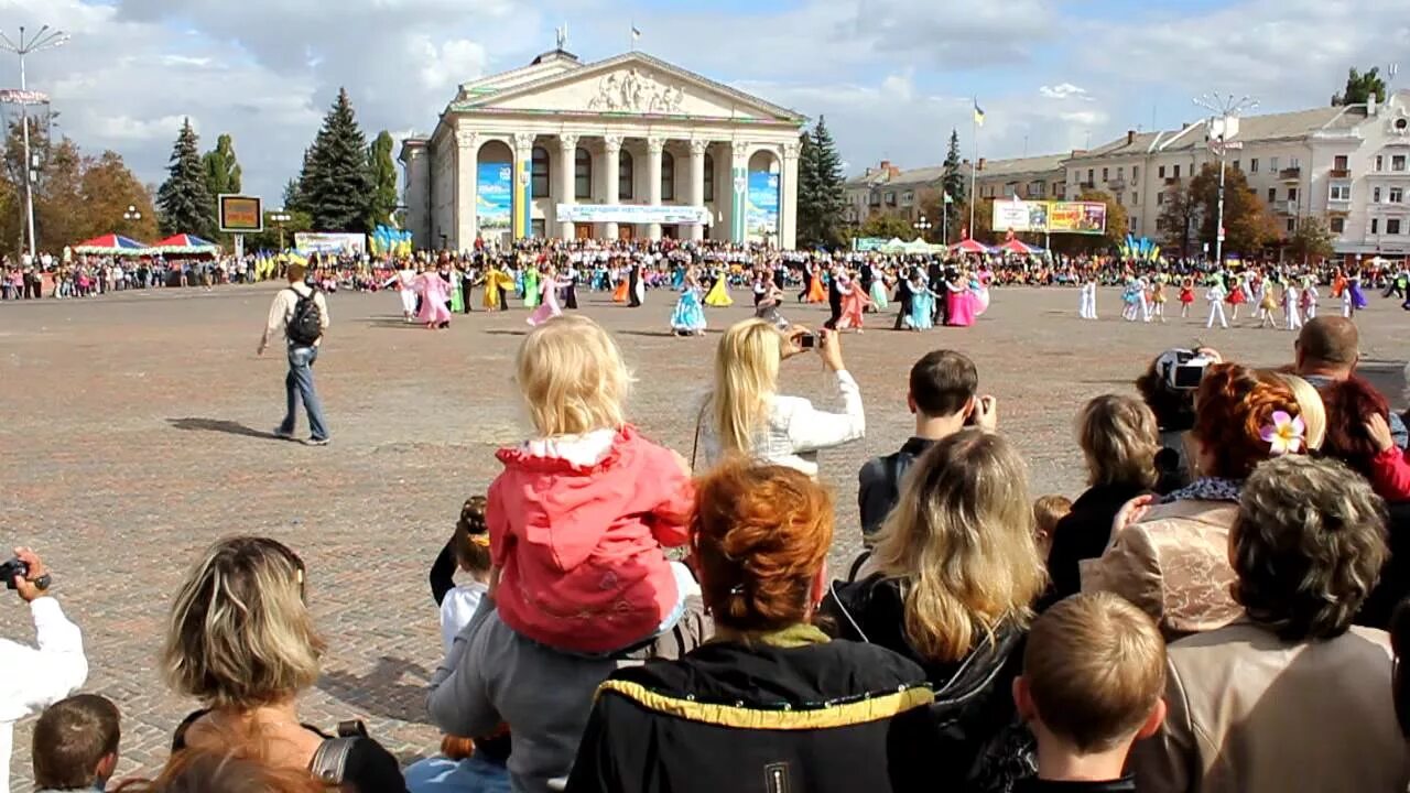 Черниговские события. Чернигов город население. Чернигов день города. Город 2011. Народ в Чернигове.