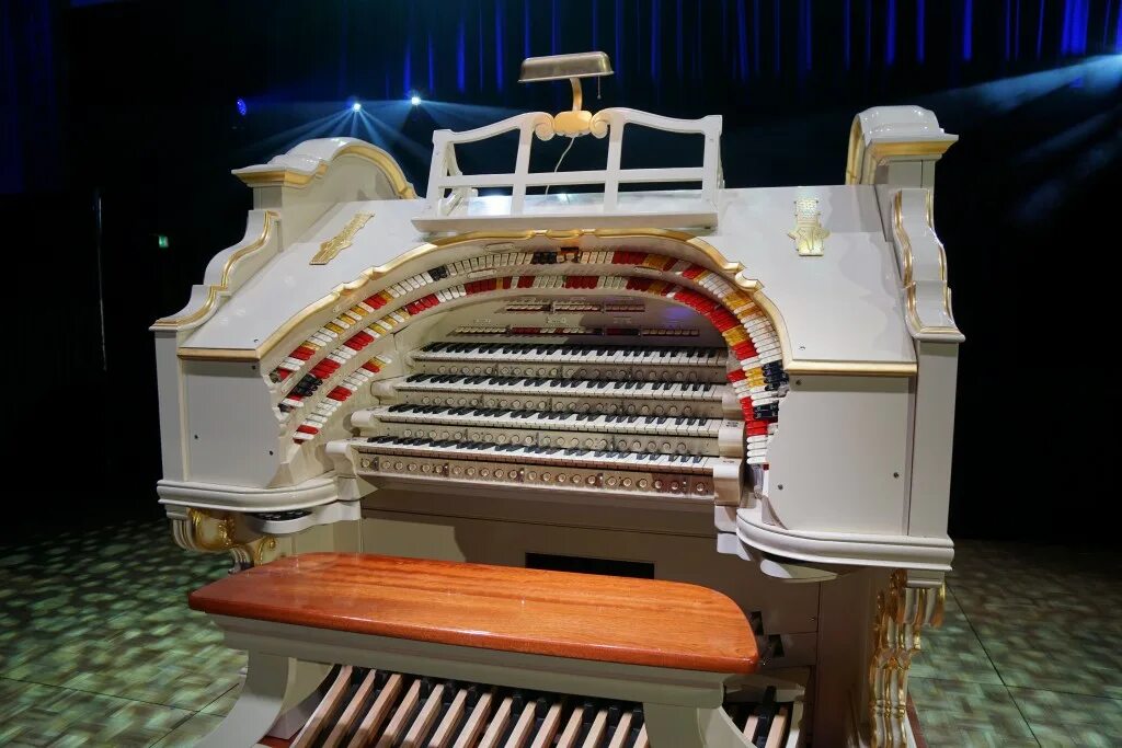 Wurlitzer орган. Орган компании Rudolf Wurlitzer. Орган на корабле. Механический орган.