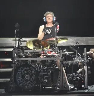 Барабанщик def leppard