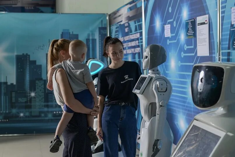 Выставка роботов сургут. Выставка роботов Оренбург. Федерация роботов. Большая научная выставка роботов. Интерактивная выставка роботов в Екатеринбурге.