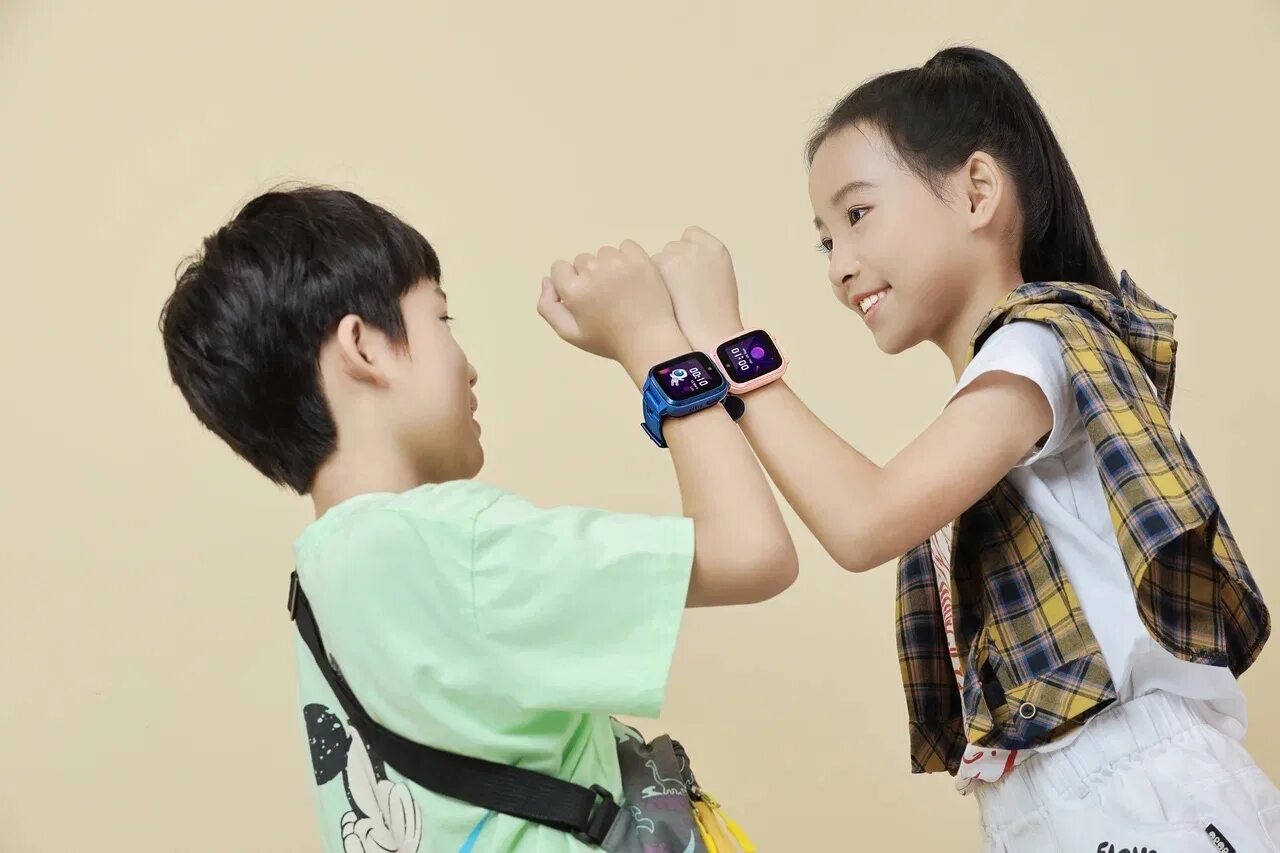 Часы детские honor choice 4g. Смарт часы Honor choice Kids. Гаджеты для детей 10 лет. Honor choice Kids watch 4g. Детские часы Honor choice Kids watch 4g.